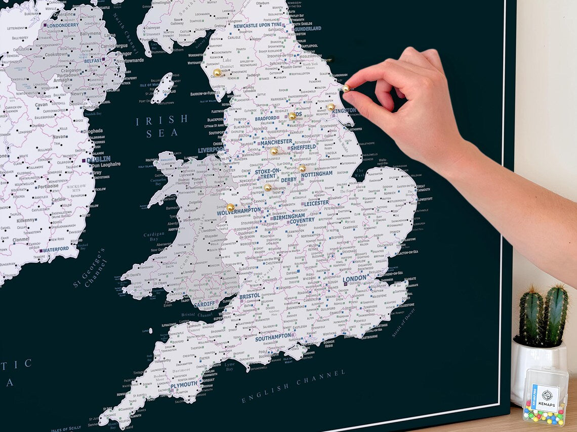 UK & Ireland Push Pin Map – Black & White