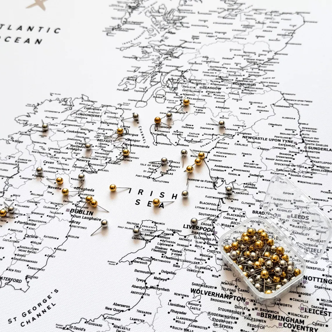 UK & Ireland Push Pin Map – Minimalist Black & White