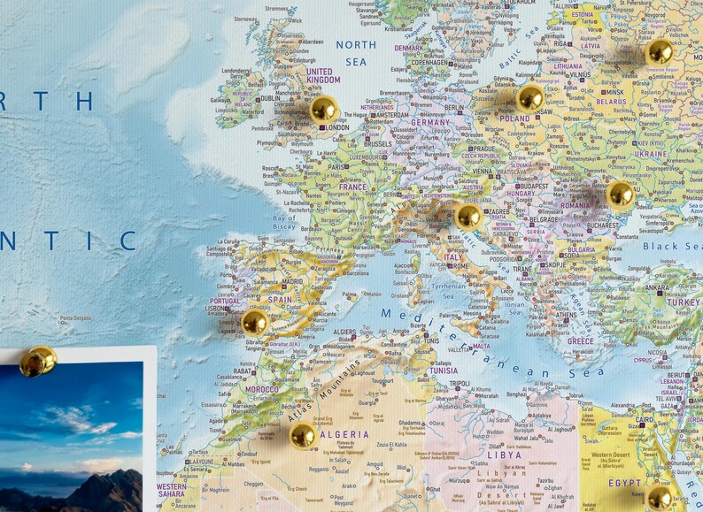 Push Pin World Map Canvas – Blue Ocean & Multicolor